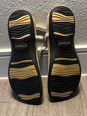 Vionic Sandal Size 8